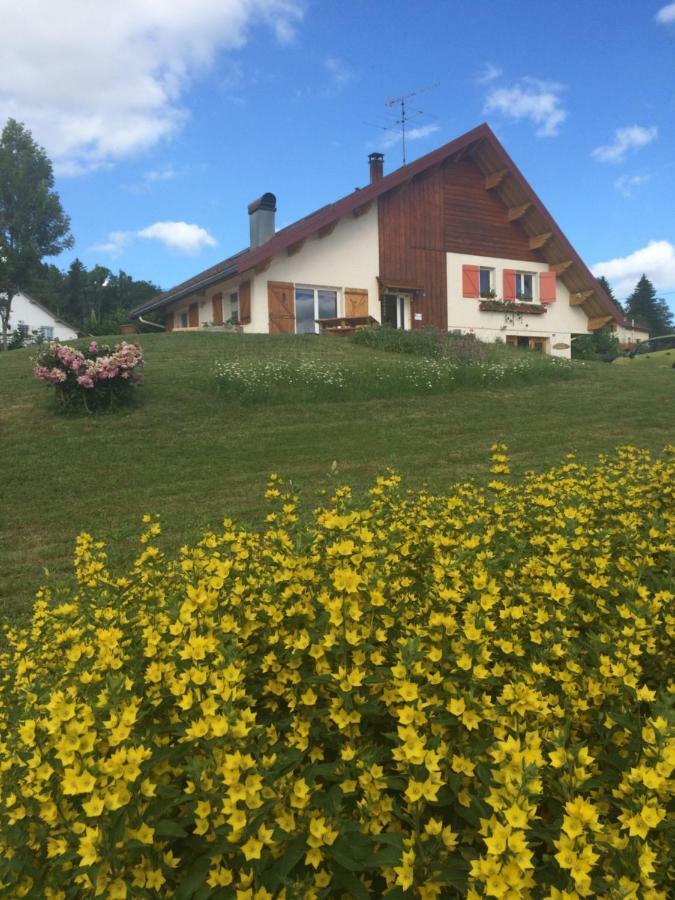 Au Charnet Bed and Breakfast Les Fourgs Eksteriør billede